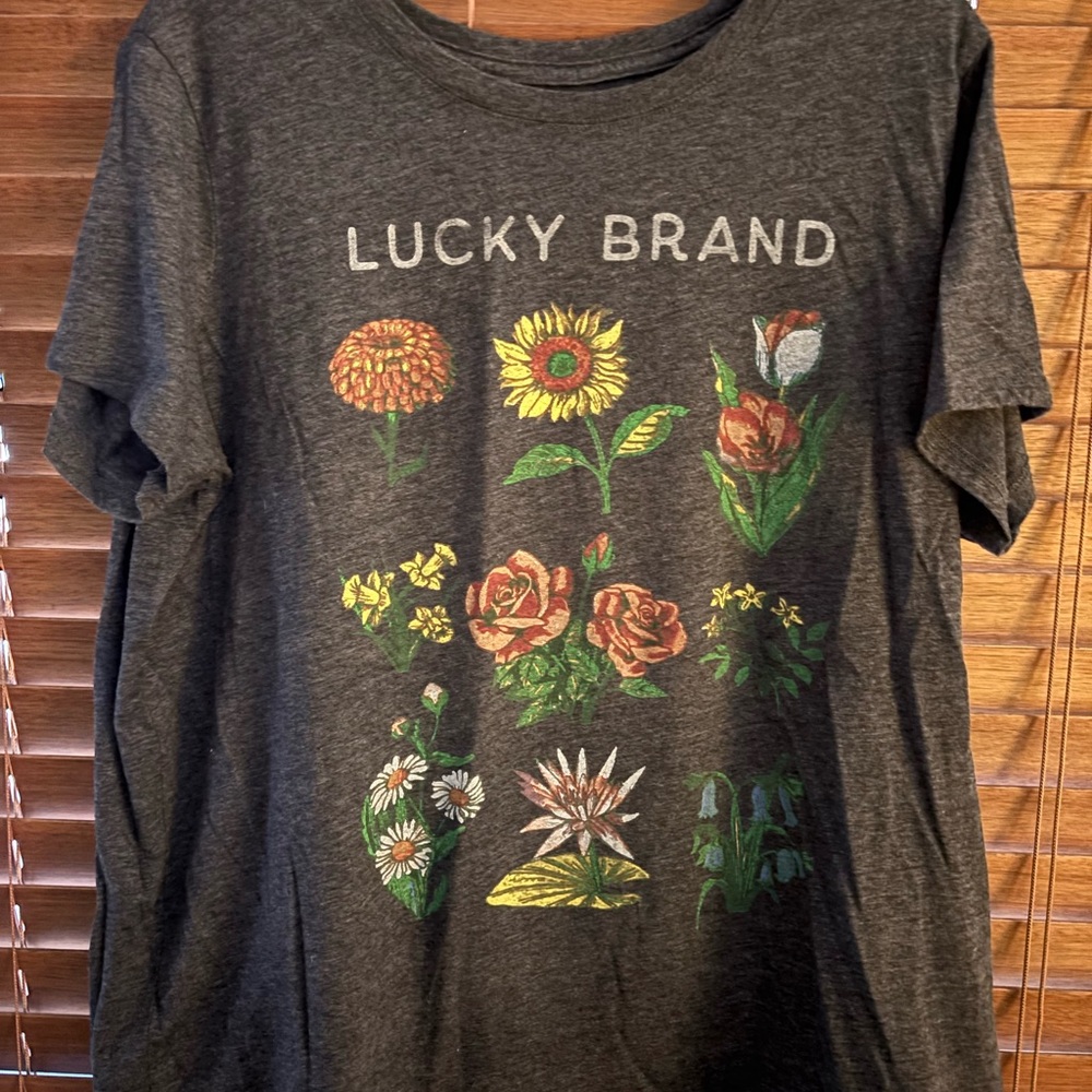 Lucky Brand Charcoal Gray Floral Graphic Short Sleeve Tee 1x